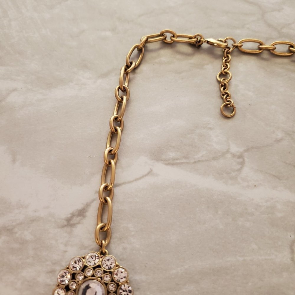 ✨ J.Crew Classic Rhinestones Pave Crystal Medallion Statement Necklace ✨ - Picture 2 of 12